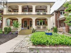 9 BONFIELD AVENUE Toronto Ontario, M4E 1B9