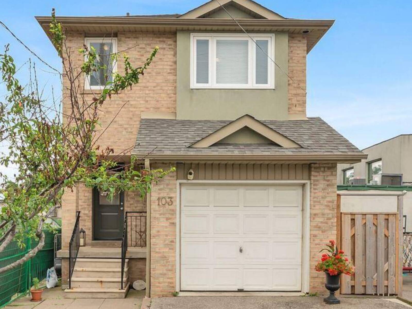 103 BERNICE CRESCENT, Toronto, Ontario M6N 1W7