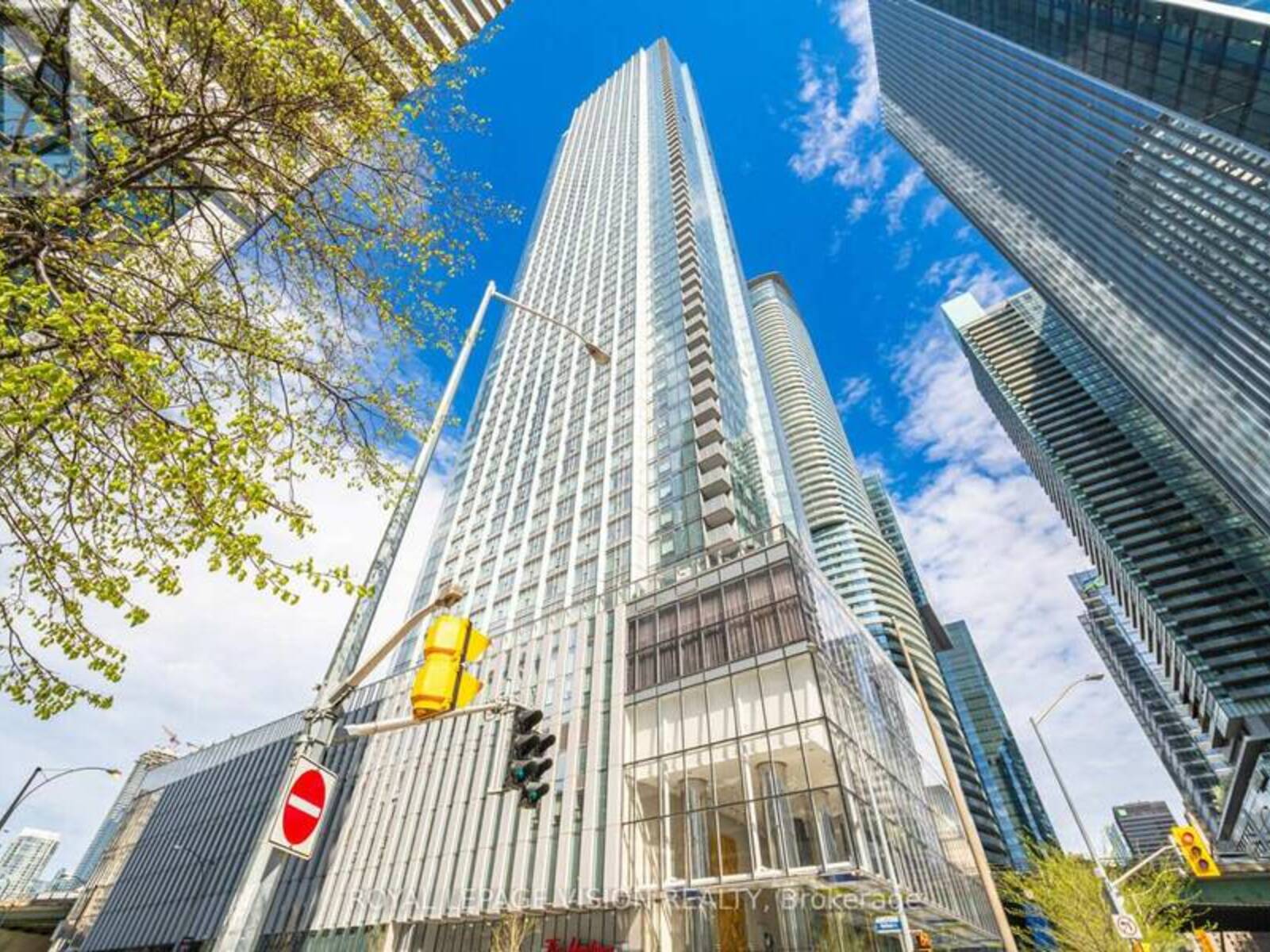 2401 - 10 YORK STREET, Toronto, Ontario M5J 0E1