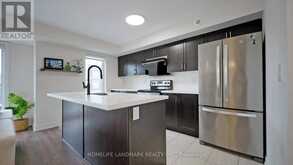 916 - 2 BLANCHE LANE | Markham Ontario | Slide Image Four