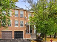 62 AMBERHILL WAY Aurora Ontario, L4G 7E1