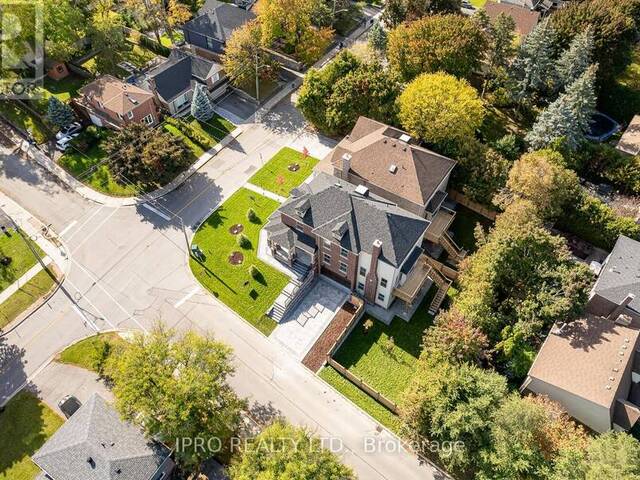 38 MARK STREET Aurora Ontario, L4G 1L5