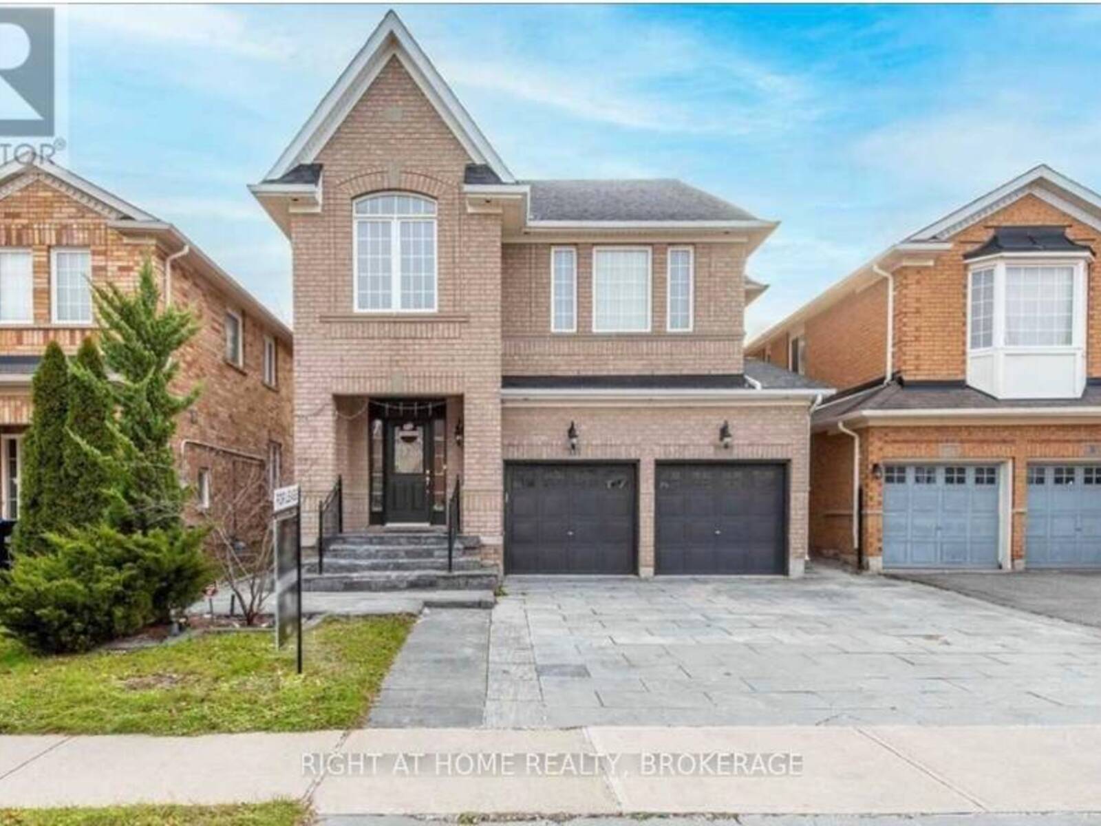 33 CRANNYFIELD DRIVE, Brampton, Ontario L7A 3X2