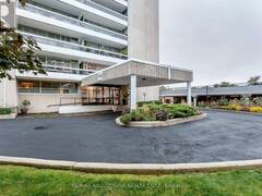 1006 - 2263 MARINE DRIVE Oakville Ontario, L6L 5K1