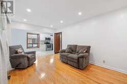 20 HATFIELD CRESCENT | Toronto Ontario | Slide Image Thirteen