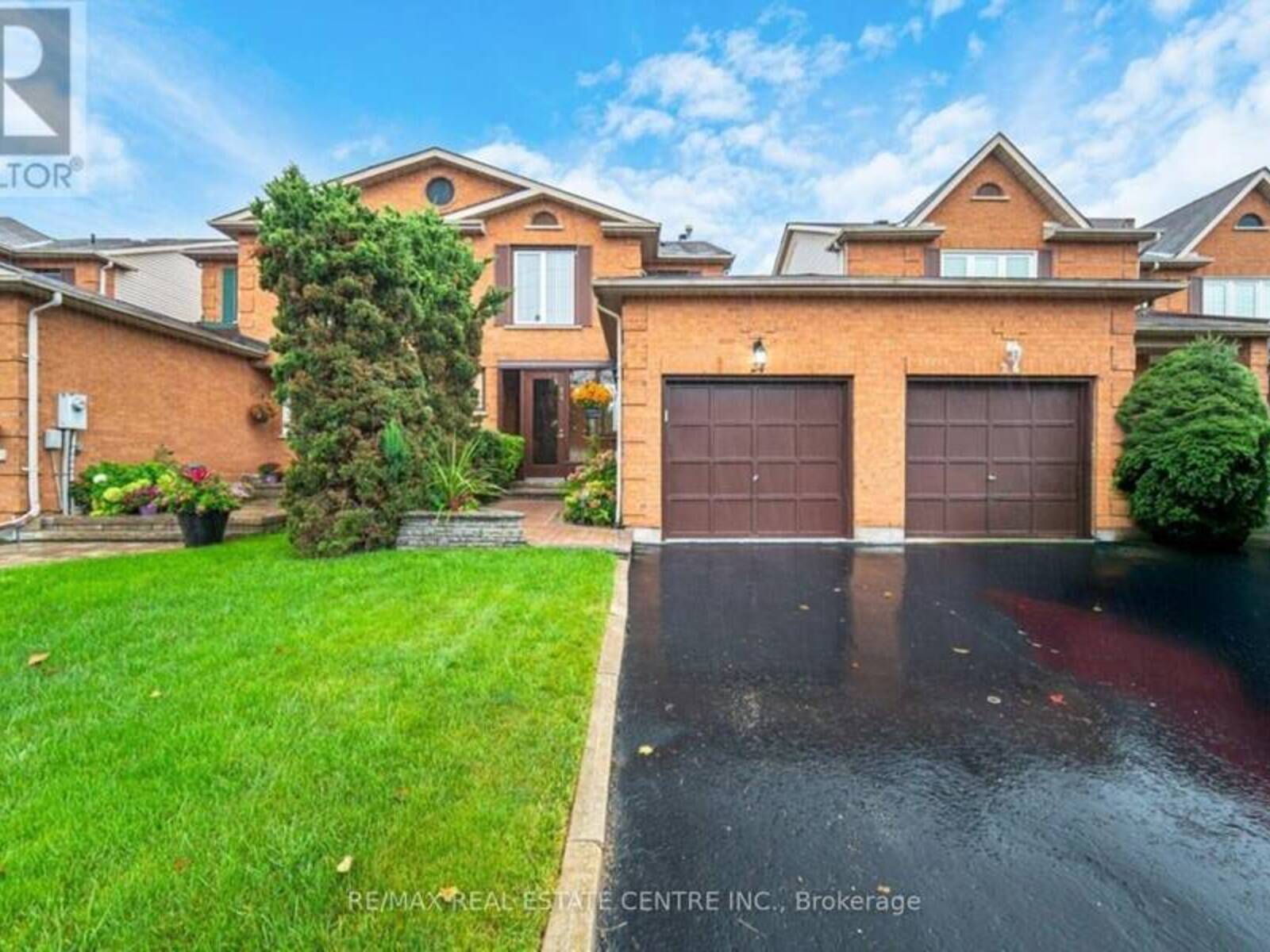 24 ACADIAN HEIGHTS, Brampton, Ontario L6Y 4H4