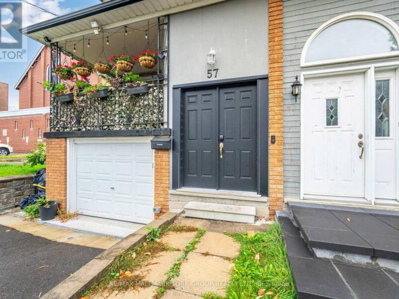 57 CURZON STREET, Toronto, Ontario M4M 3B3