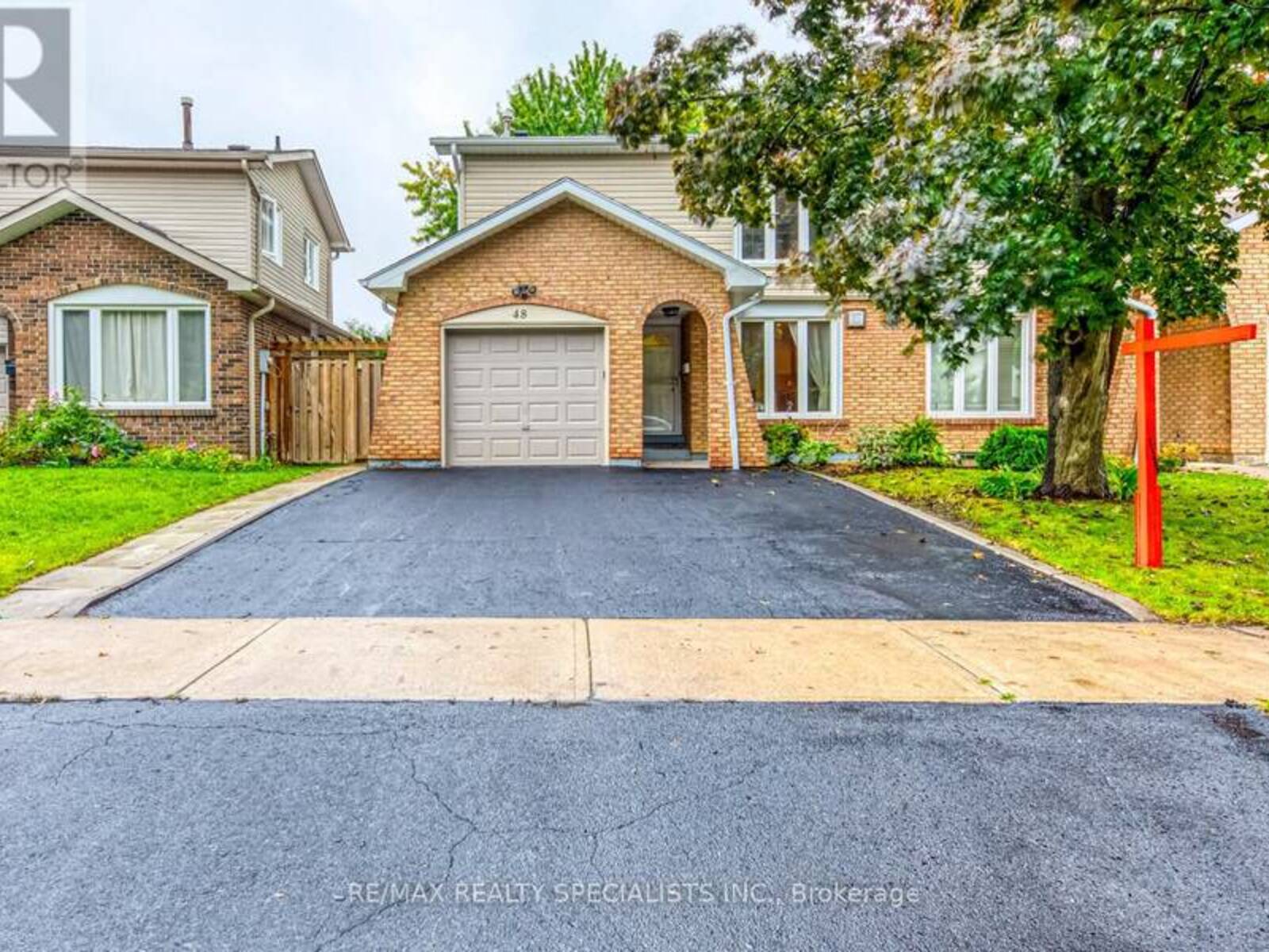 48 CAMBERLEY CRESCENT, Brampton, Ontario L6V 3L4