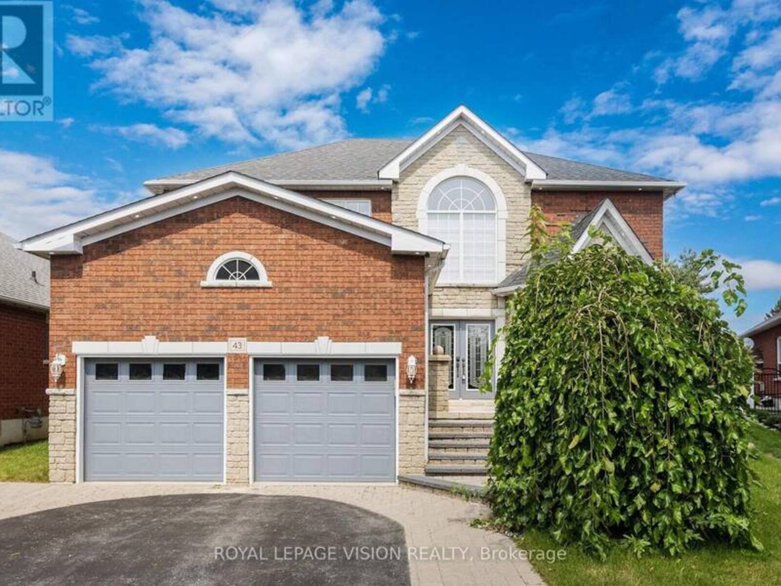 43 MAC CARL CRESCENT, Whitby, Ontario L1R 2T6