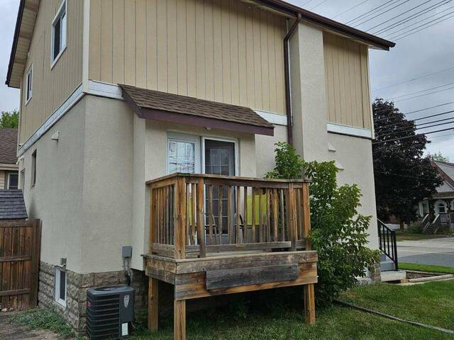 424 UPPER WENTWORTH STREET Hamilton Ontario, L9A 4T5