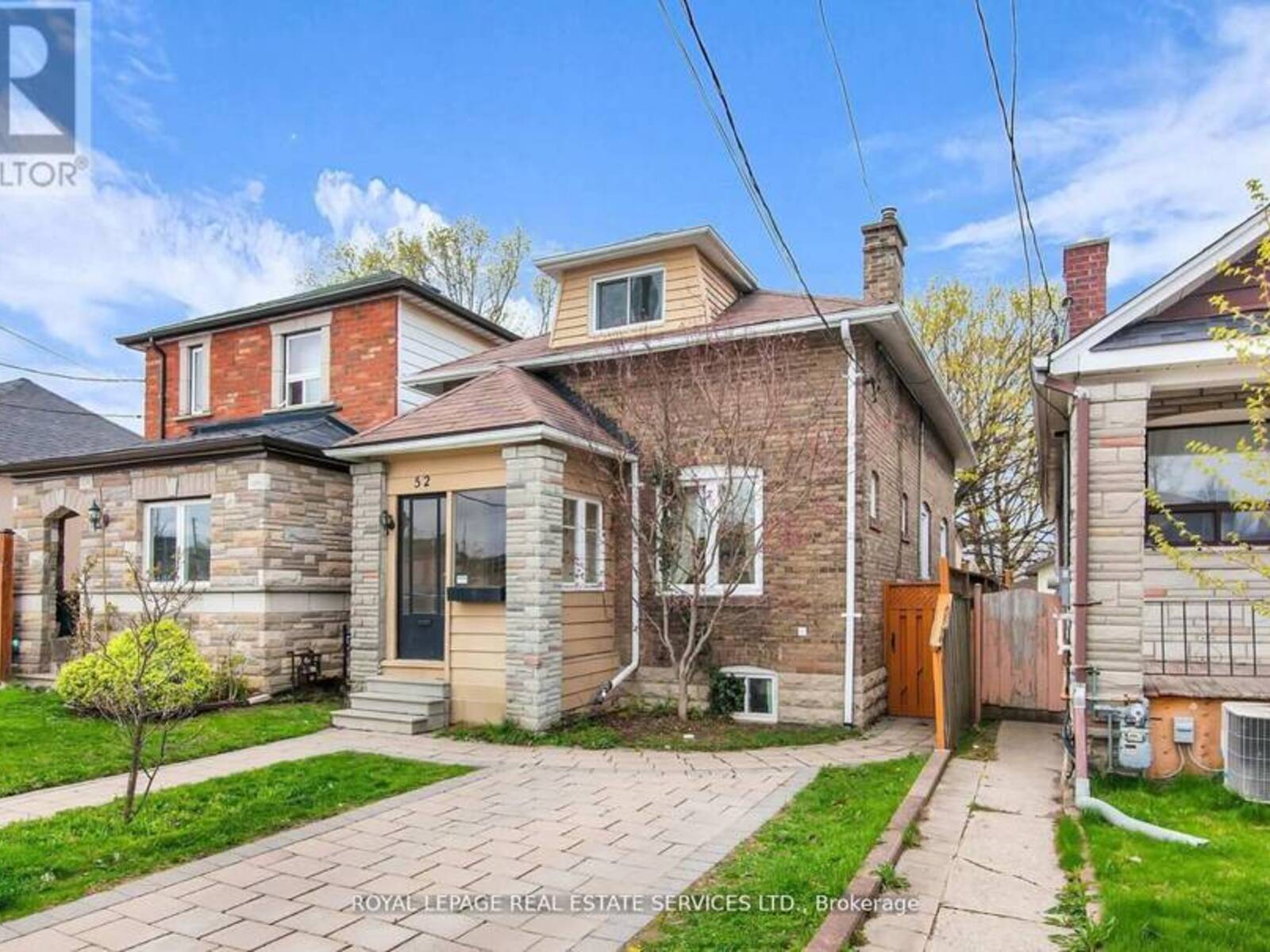 52 BICKNELL AVENUE, Toronto, Ontario M6M 4G5