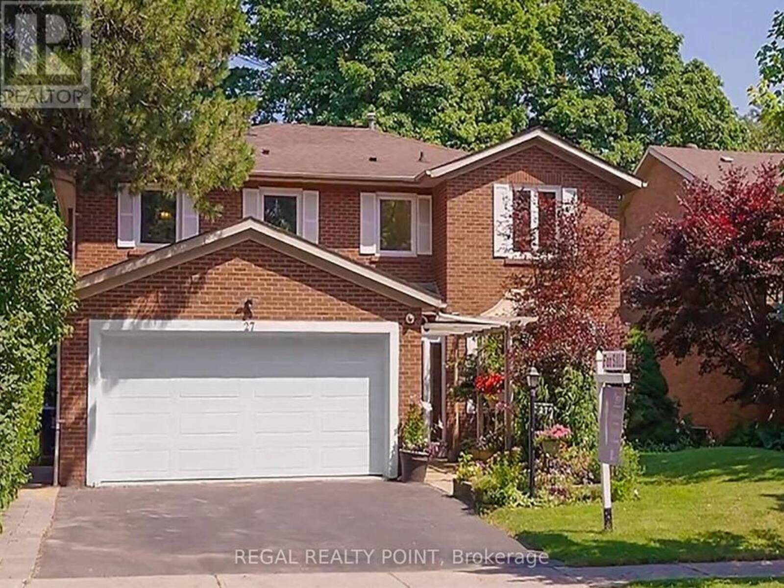 27 BLUFFWOOD DRIVE, Toronto, Ontario M2H 3L4