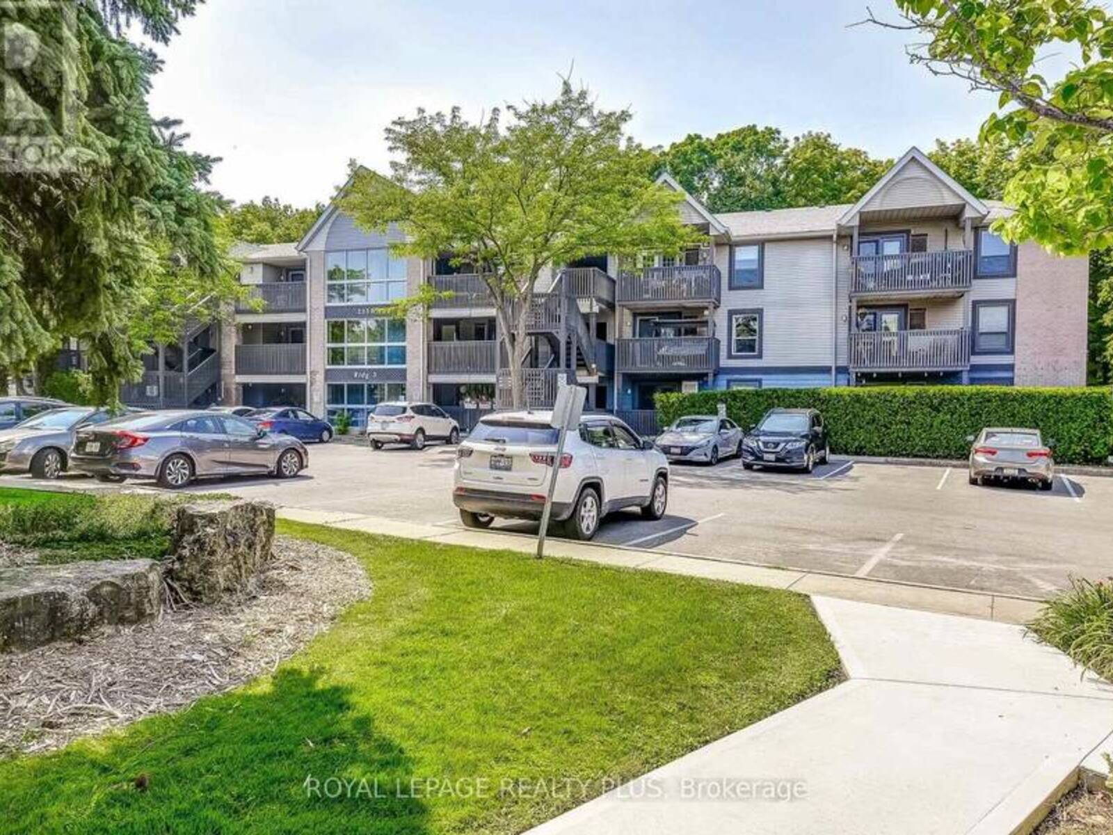 201 - 2030 CLEAVER AVENUE, Burlington, Ontario L7M 4C3