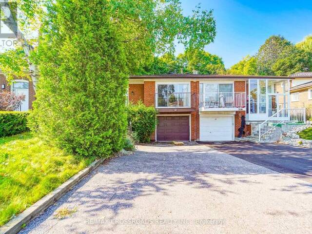 40 HARRINGTON CRESCENT Toronto Ontario, M2M 2Y5