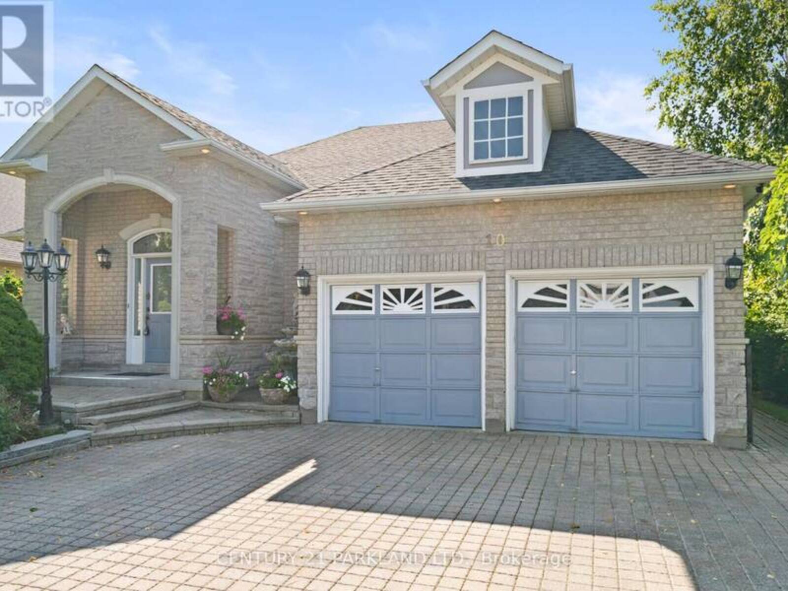 10 KILMARNOCH AVENUE, Vaughan, Ontario L6A 2G2