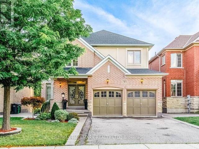 8 LAURENTIDE CRESCENT Brampton Ontario, L6P 1Y4