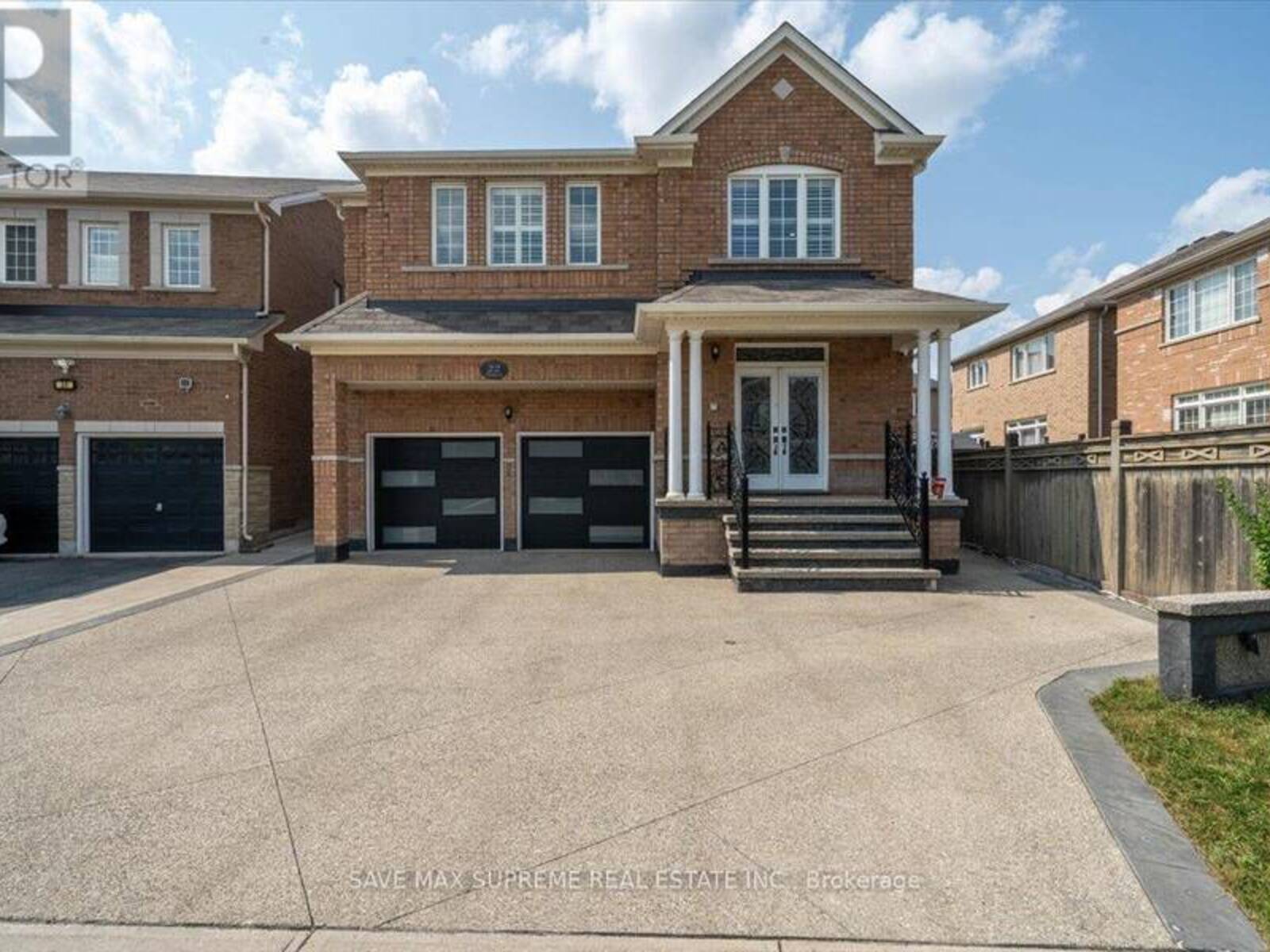 22 CONSTANCE STREET, Brampton, Ontario L6P 3C9