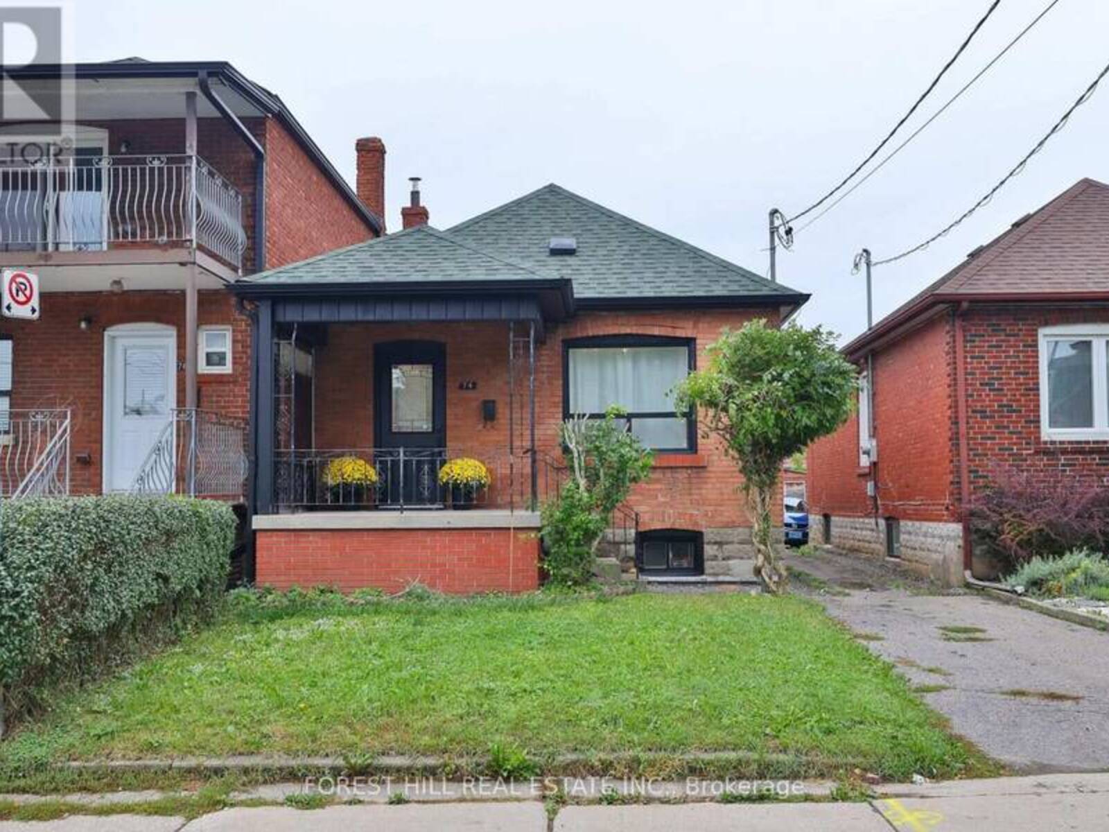 74 AMHERST AVENUE, Toronto, Ontario M6E 1Z4