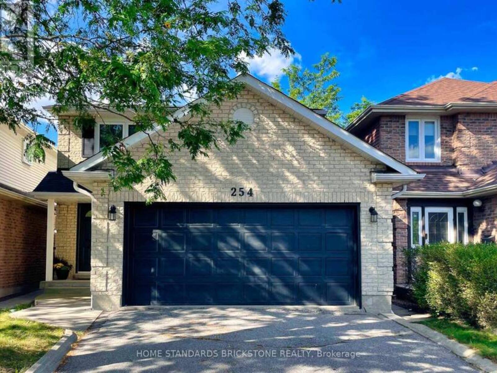 254 MULLEN DRIVE, Vaughan, Ontario L4J 2P2