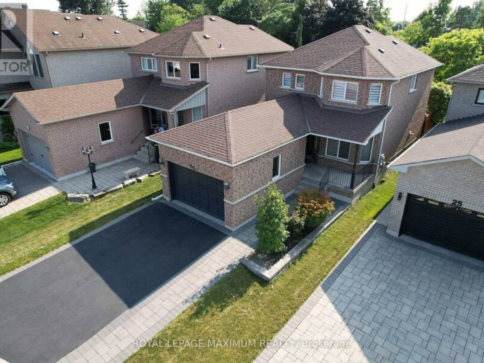 29 ROYALPARK WAY, Vaughan, Ontario L4H 1J5