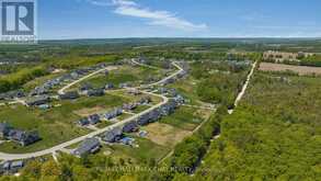 66 THOROUGHBRED DRIVE | Oro-Medonte Ontario | Slide Image Eight