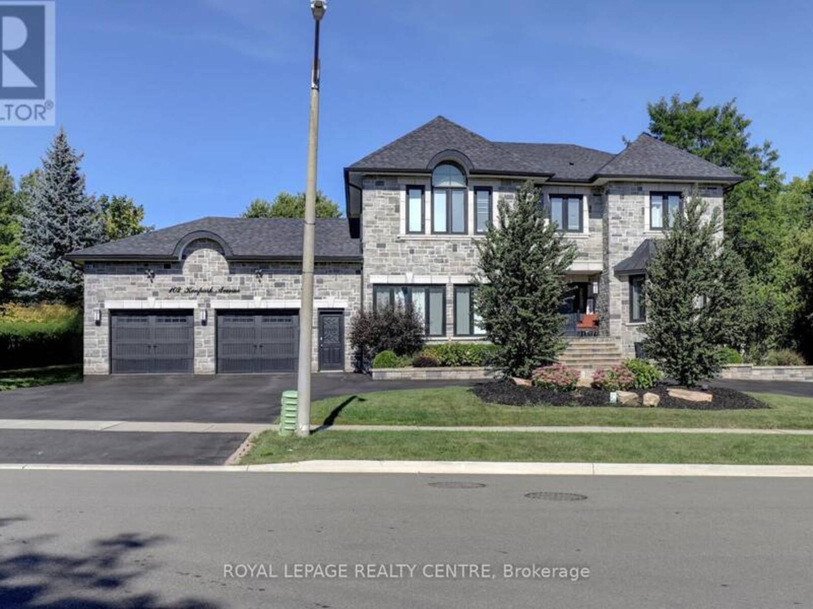 102 KENPARK AVENUE, Brampton, Ontario L6Z 3J9