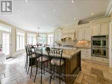 15 LAKE WOODS DRIVE | Whitchurch-Stouffville Ontario | Slide Image Ten