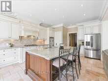 15 LAKE WOODS DRIVE | Whitchurch-Stouffville Ontario | Slide Image Thirteen