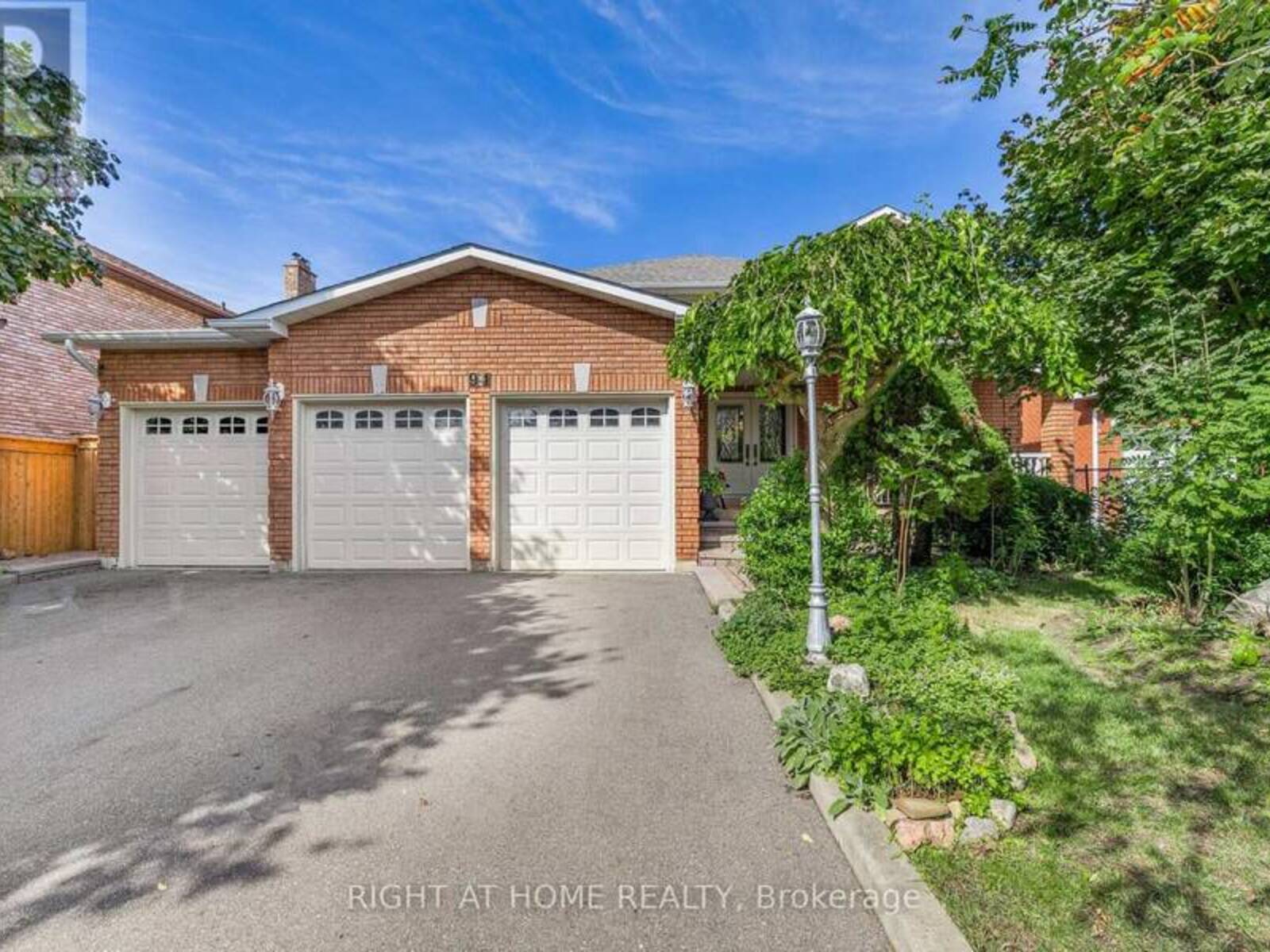 91 CALGARY GARDENS, Vaughan, Ontario L4L 8B3