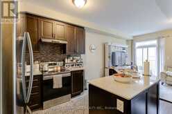 31 PADBURY TRAIL | Brampton Ontario | Slide Image Thirteen