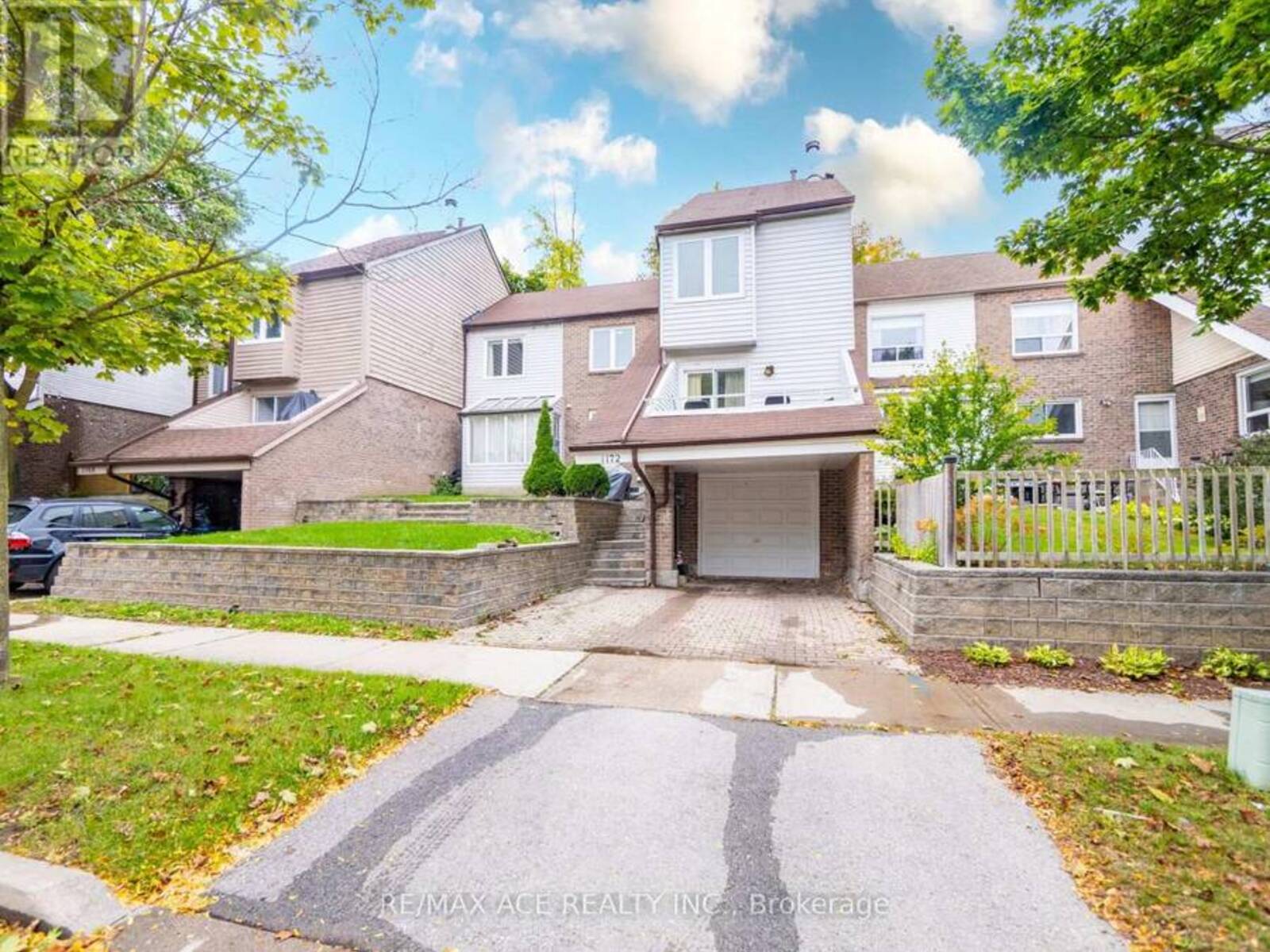 1172 KOS BOULEVARD, Mississauga , Ontario L5J 4L7