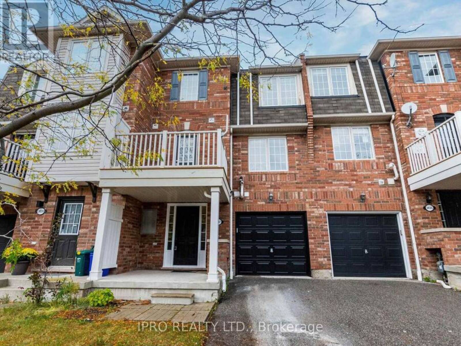 3037 DRUMLOCH AVENUE, Oakville, Ontario L6M 5H9