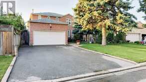 6 GURR CRESCENT | Ajax Ontario | Slide Image Two