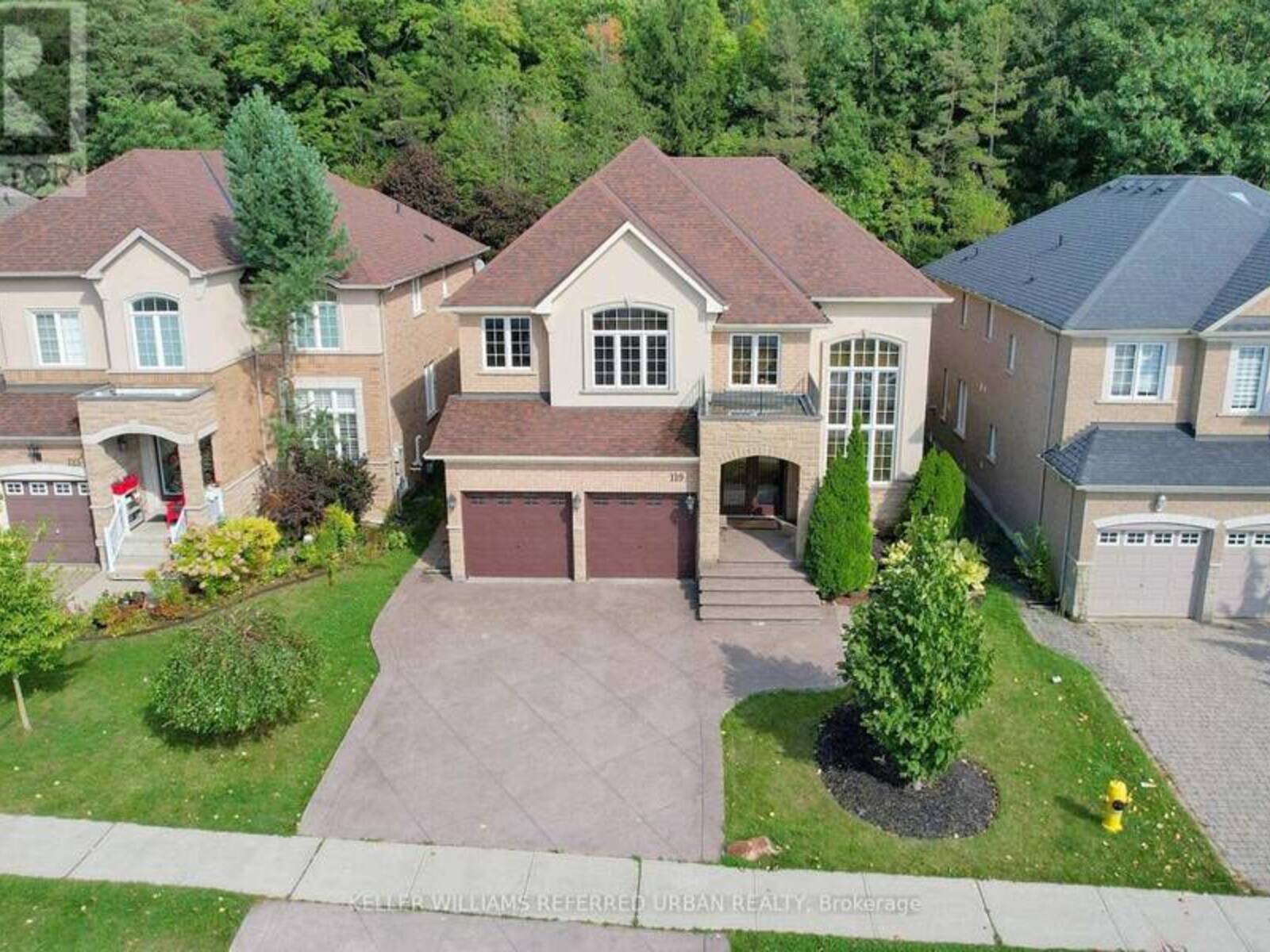 119 THORNHILL WOODS DRIVE, Vaughan, Ontario L4J 8R5