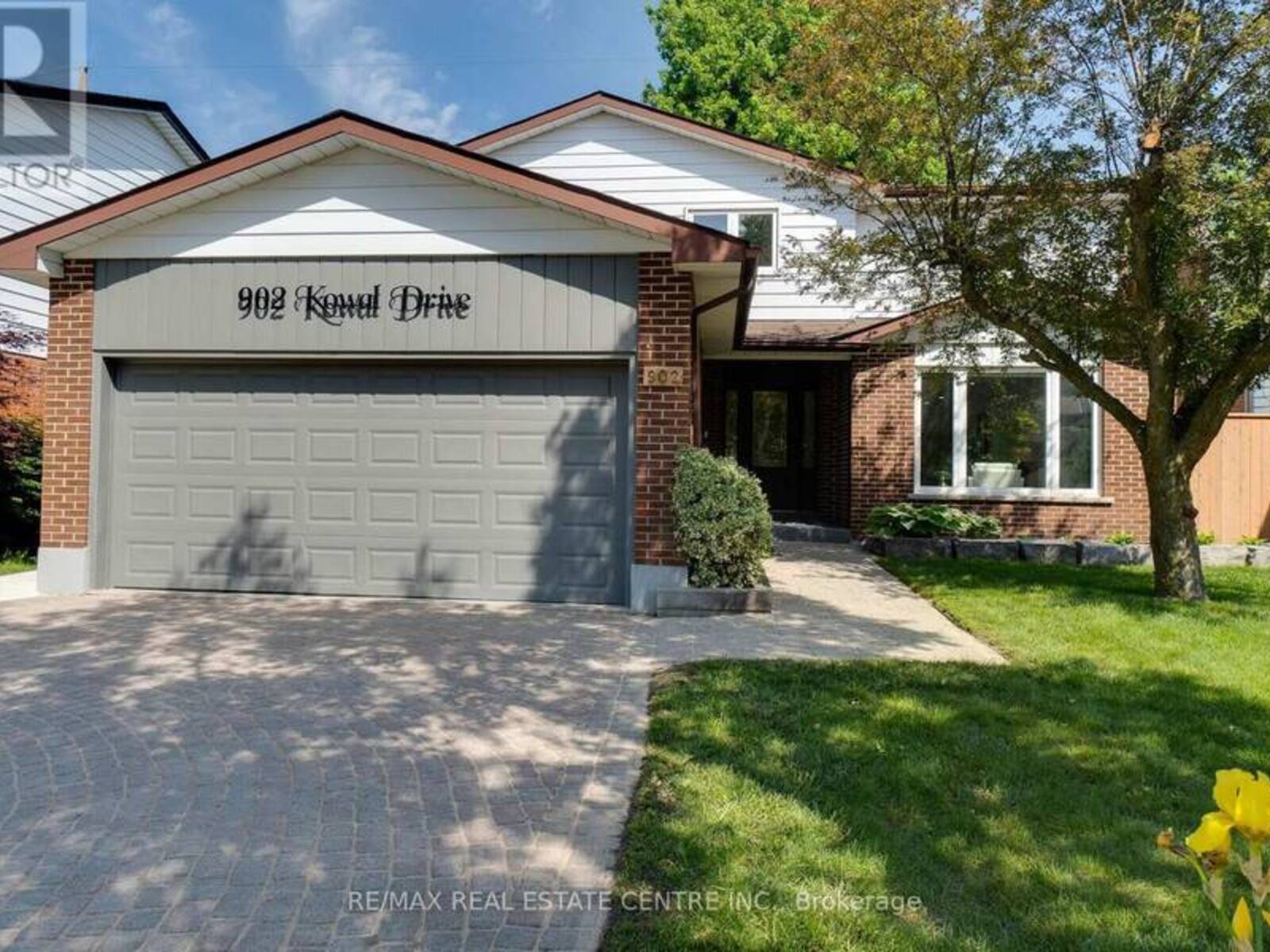 902 KOWAL DRIVE, Mississauga, Ontario L5H 3T4