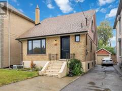 1104 GLENGROVE AVENUE Toronto Ontario, M6B 2K4