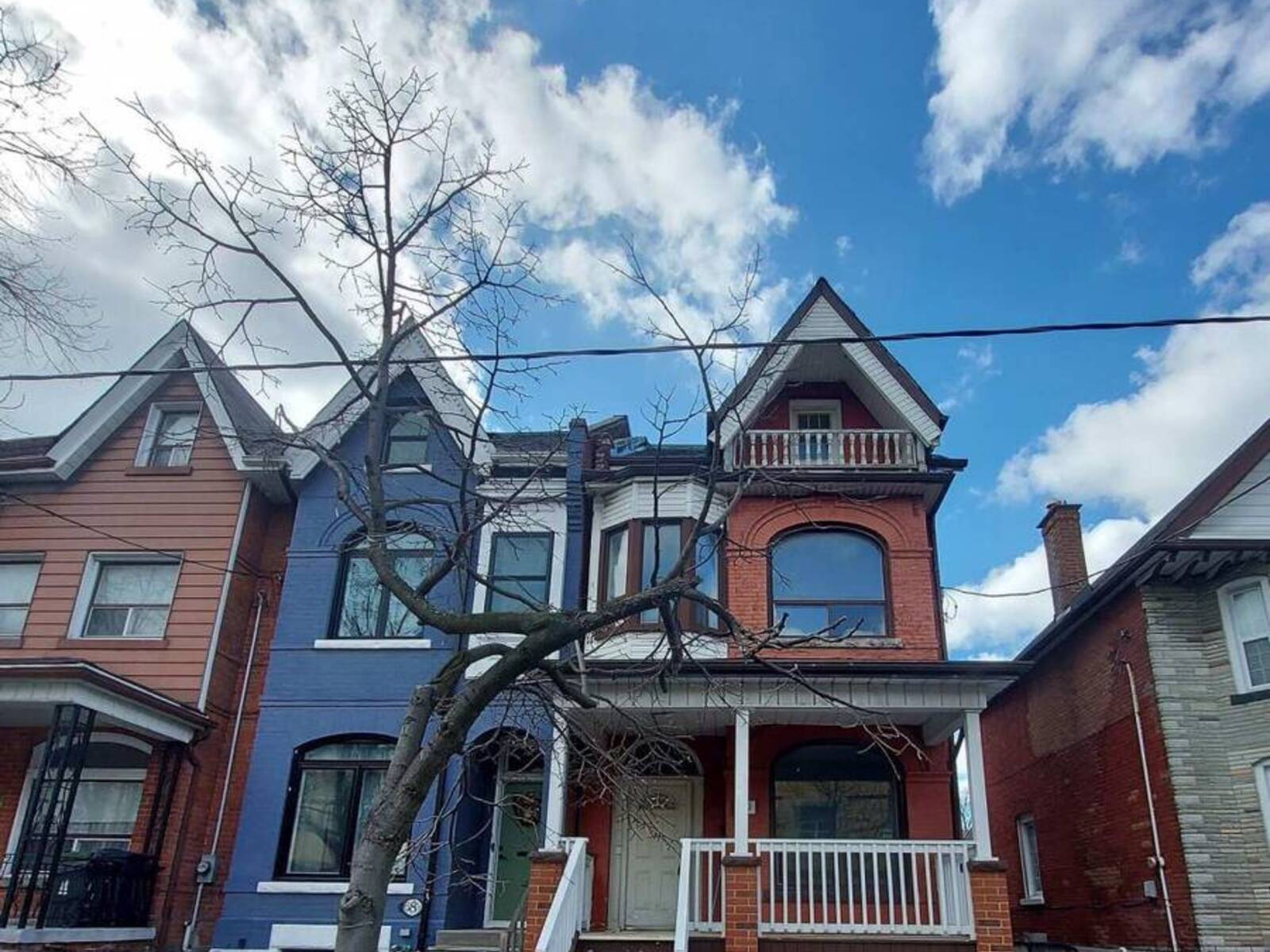 70 LANSDOWNE AVENUE, Toronto, Ontario M6K 2V9