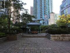 1705 - 220 BURNHAMTHORPE ROAD Mississauga Ontario, L5B 4N4