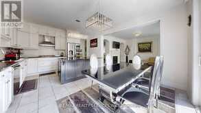 3196 CARDING MILL TRAIL | Oakville Ontario | Slide Image Twelve