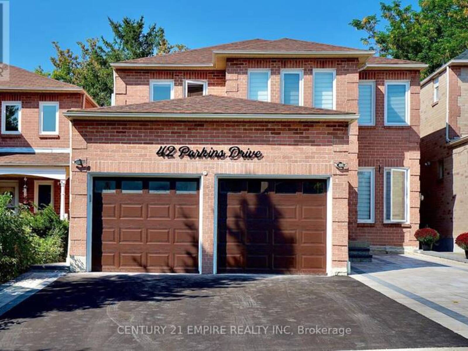 42 PARKINS DRIVE, Ajax, Ontario L1T 3L2