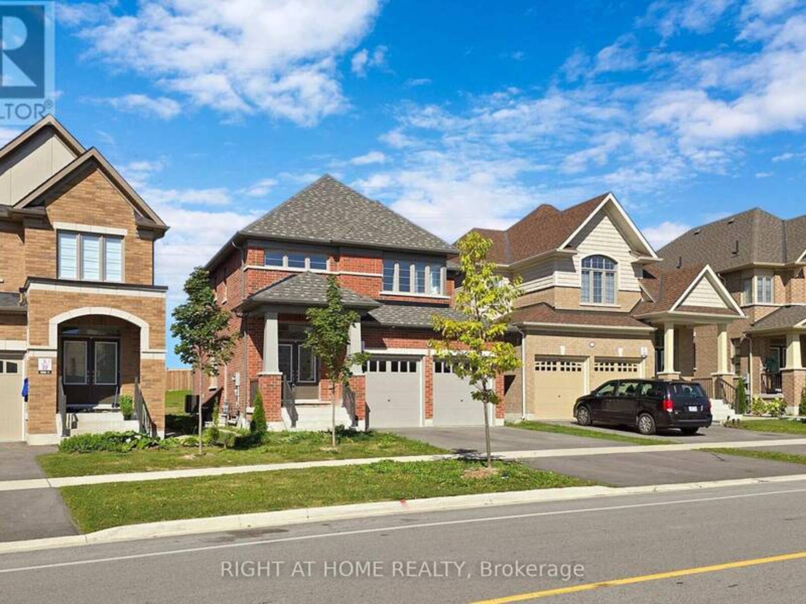 320 WINDFIELD FARMS DRIVE W, Oshawa, Ontario L1L 0M3