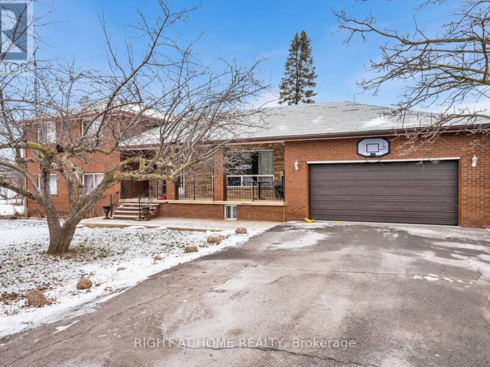 3043 EIGHTH LINE, Oakville, Ontario L6H 7H5