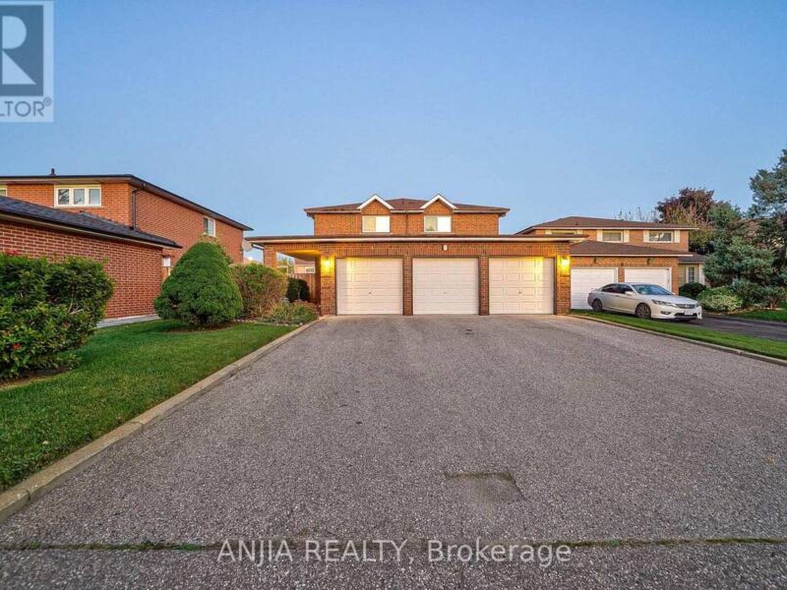 7 HAMPSTEAD COURT, Markham , Ontario L3R 3S7