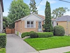 227 PATRICIA AVENUE Toronto Ontario, M2M 1J7