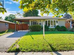 42 DEVINS DRIVE Aurora Ontario, L4G 2Z1