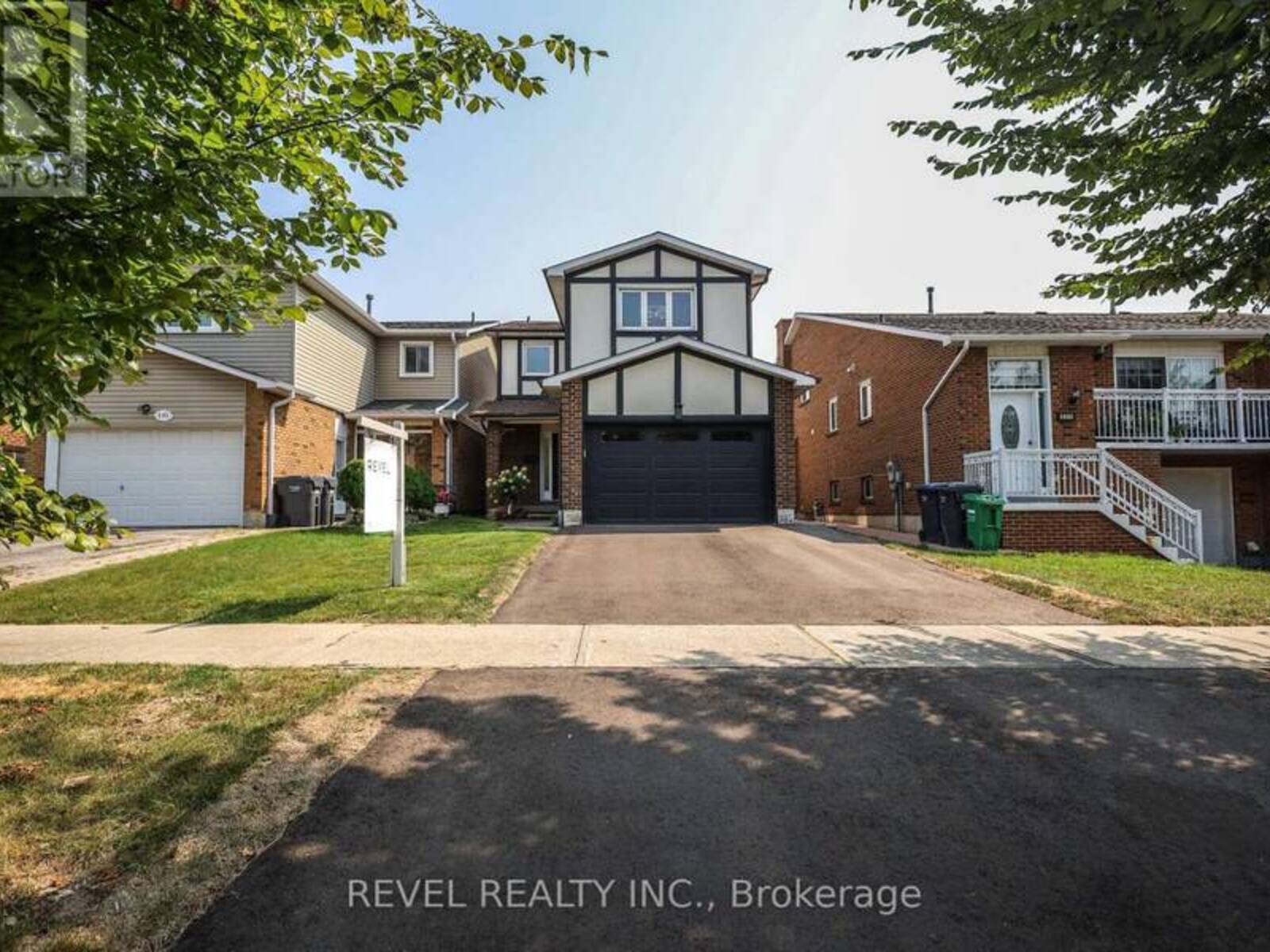 113 SIMMONS BOULEVARD, Brampton, Ontario L6V 3X4