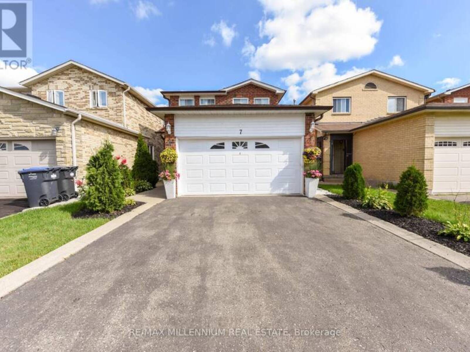 7 MUSKOKA STREET E, Brampton, Ontario L6Z 3W3