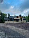 1049 GREENSVIEW DRIVE | Lake of Bays Ontario | Slide Image Three