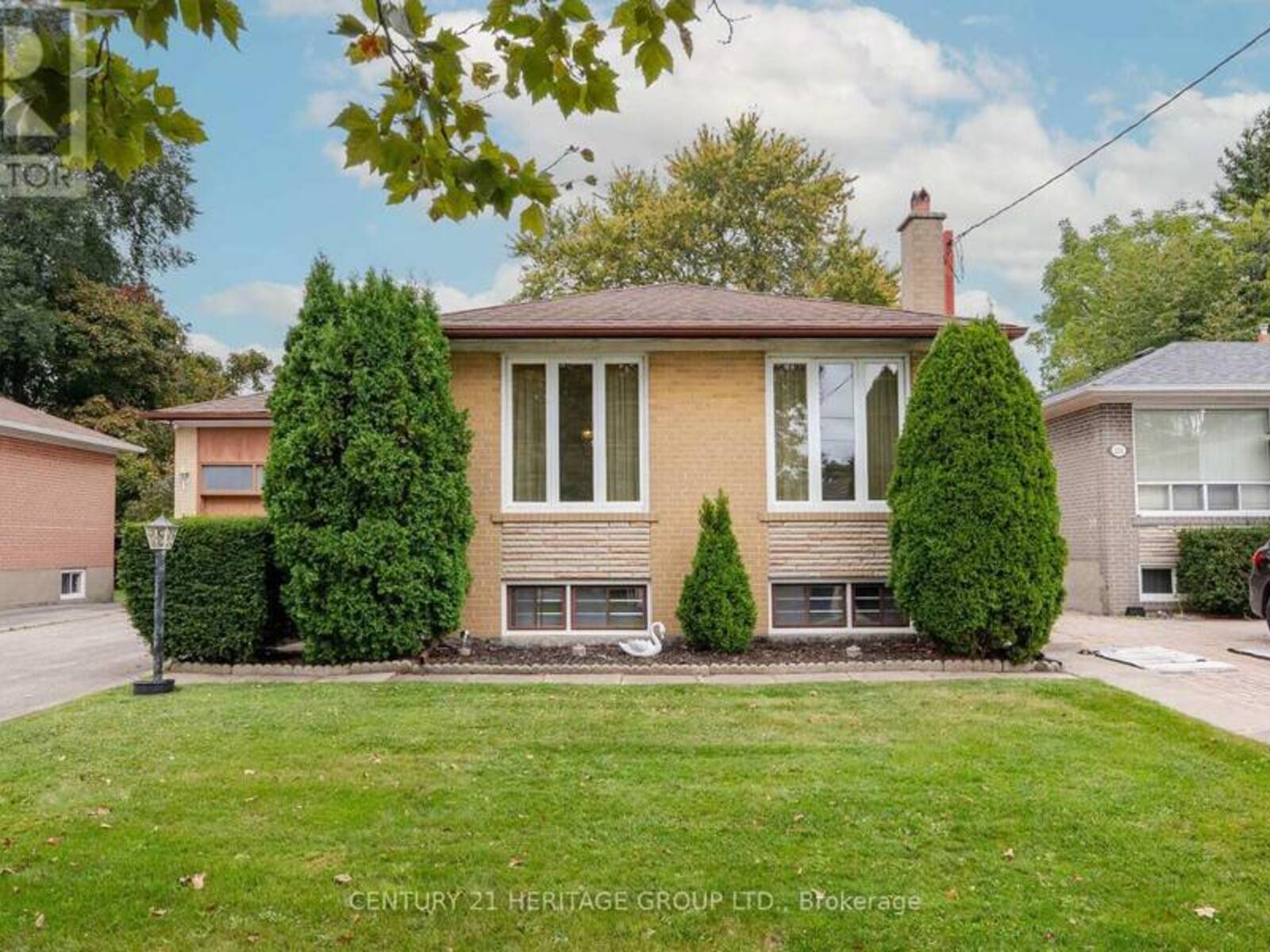 226 PLEASANT AVENUE, Toronto, Ontario M2M 1M5