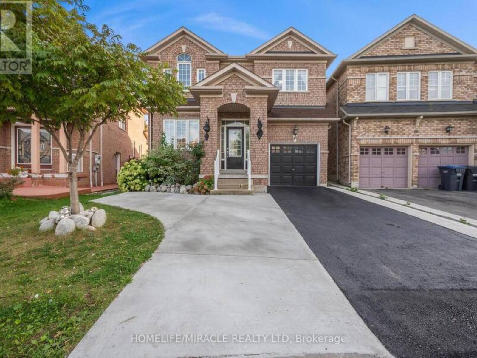 44 WELLSPRINGS DRIVE, Brampton, Ontario L6V 4T3